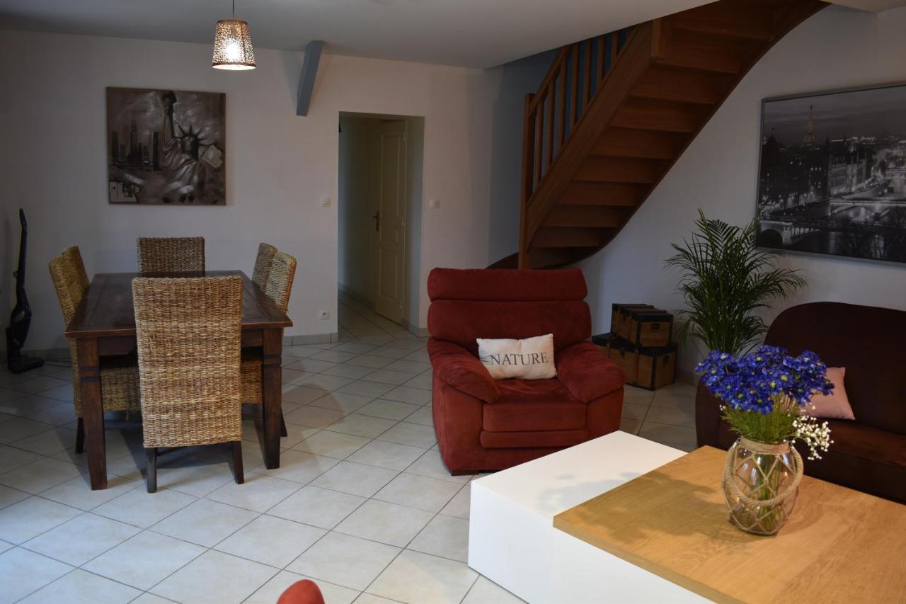 Les Gites Les Trois Chemins Pavilly Exterior foto